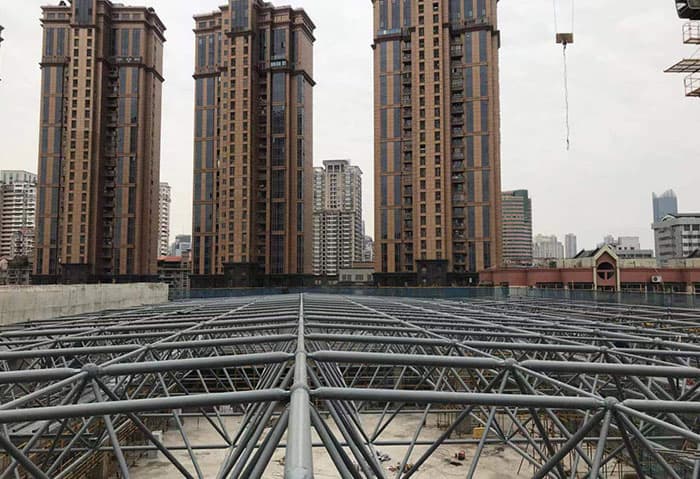西藏螺栓球网架结构